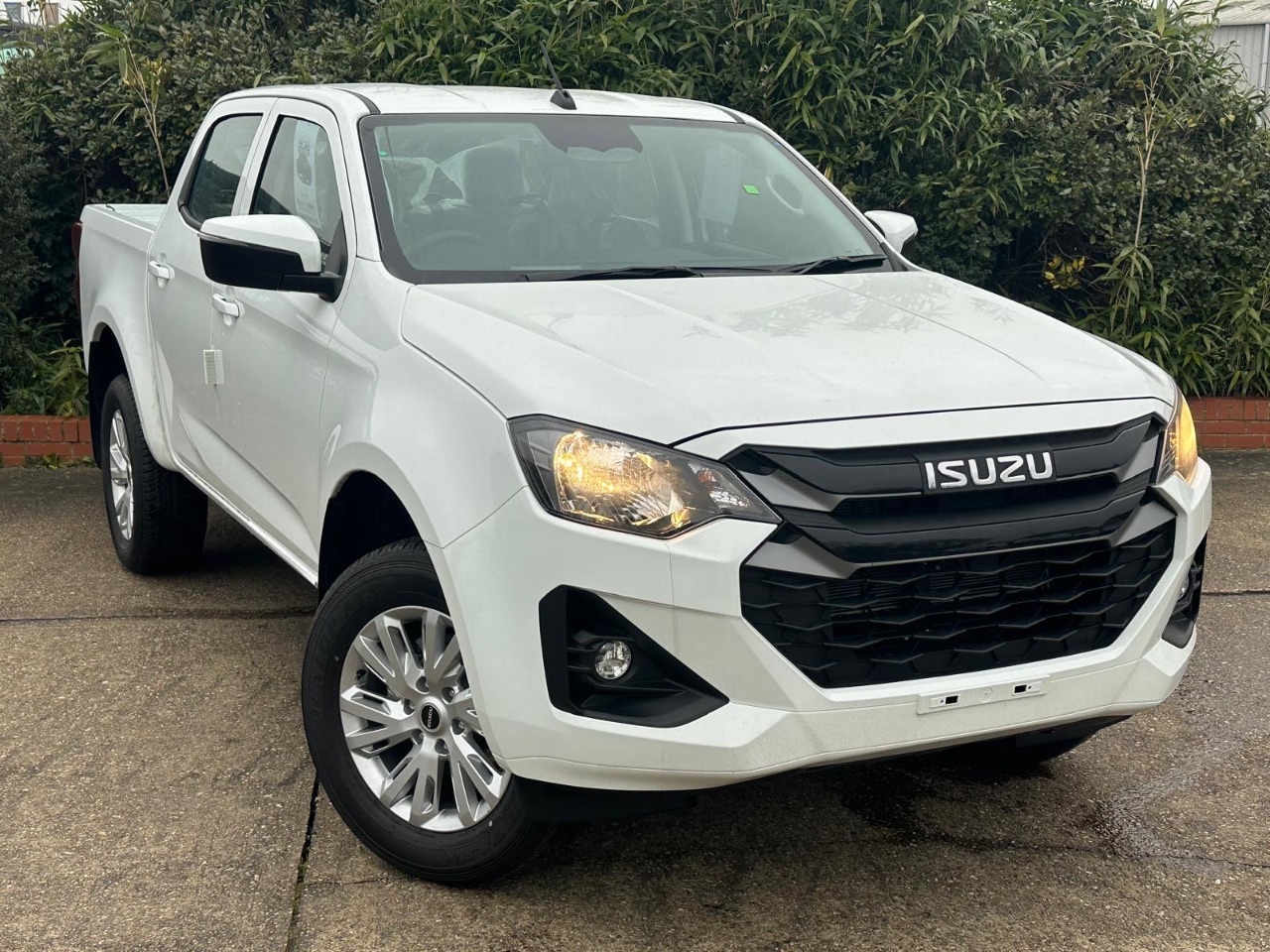 2025 Isuzu D-max