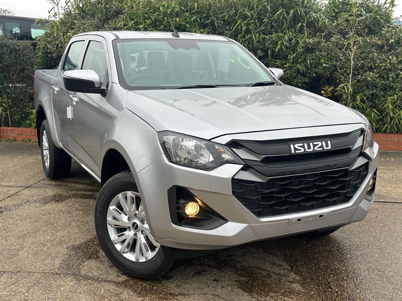 2025 Isuzu D-max