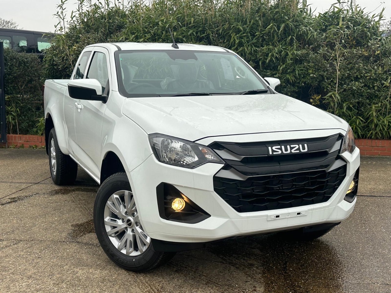 2025 Isuzu D-max